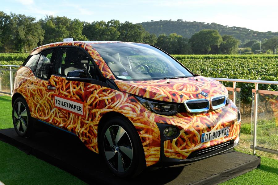  BMW i3 Spaghetti Art Car by Maurizio Cattelan (I01) 2016 года  (фото 6 из 7)